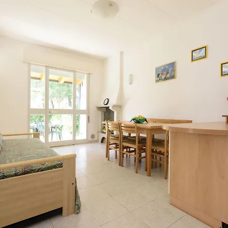 Charming Semi-detached In Lignano *