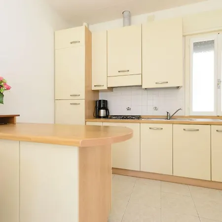 Charming Semi-detached In Lignano Lignano Sabbiadoro