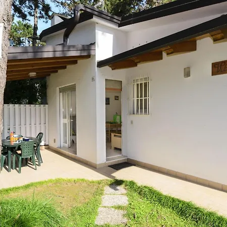 Charming Semi-detached In Lignano Lignano Sabbiadoro