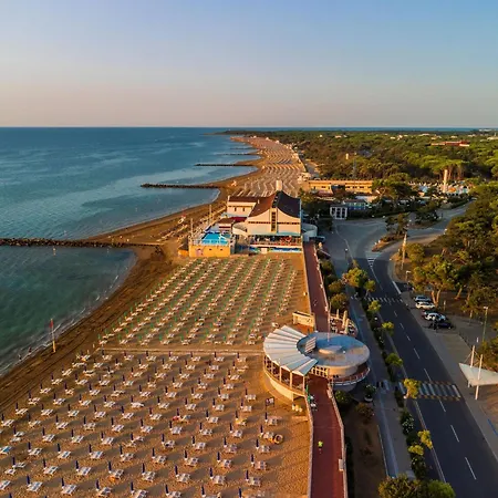 Villa Charming Semi-detached In Lignano *