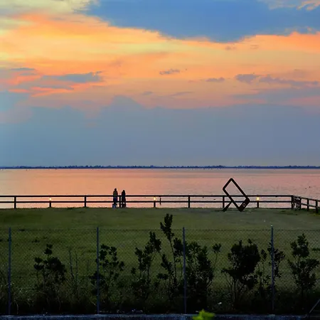 Willa Charming Semi-detached In Lignano *
